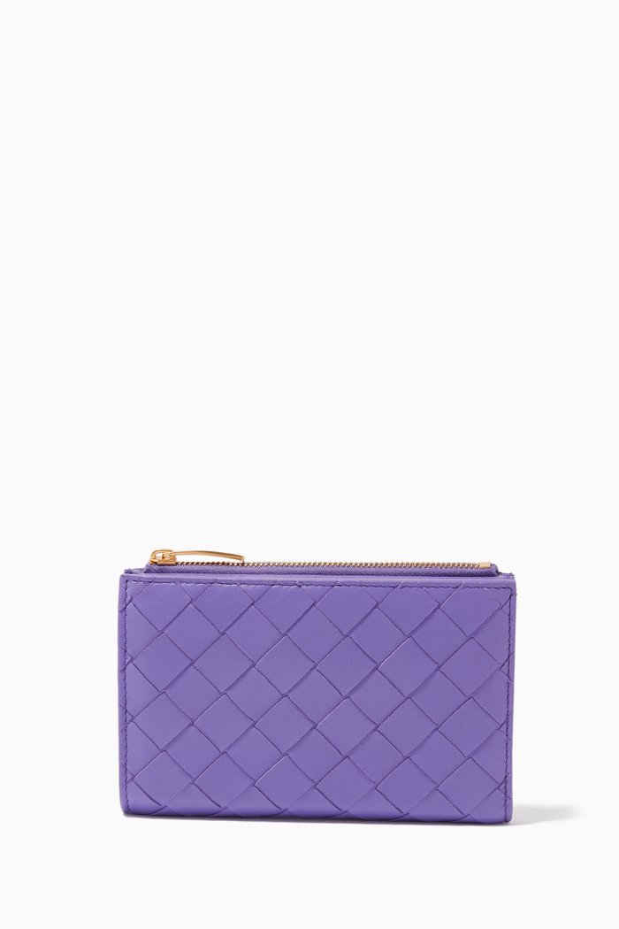 

Medium Bi-fold Wallet in Intrecciato Nappa, Purple