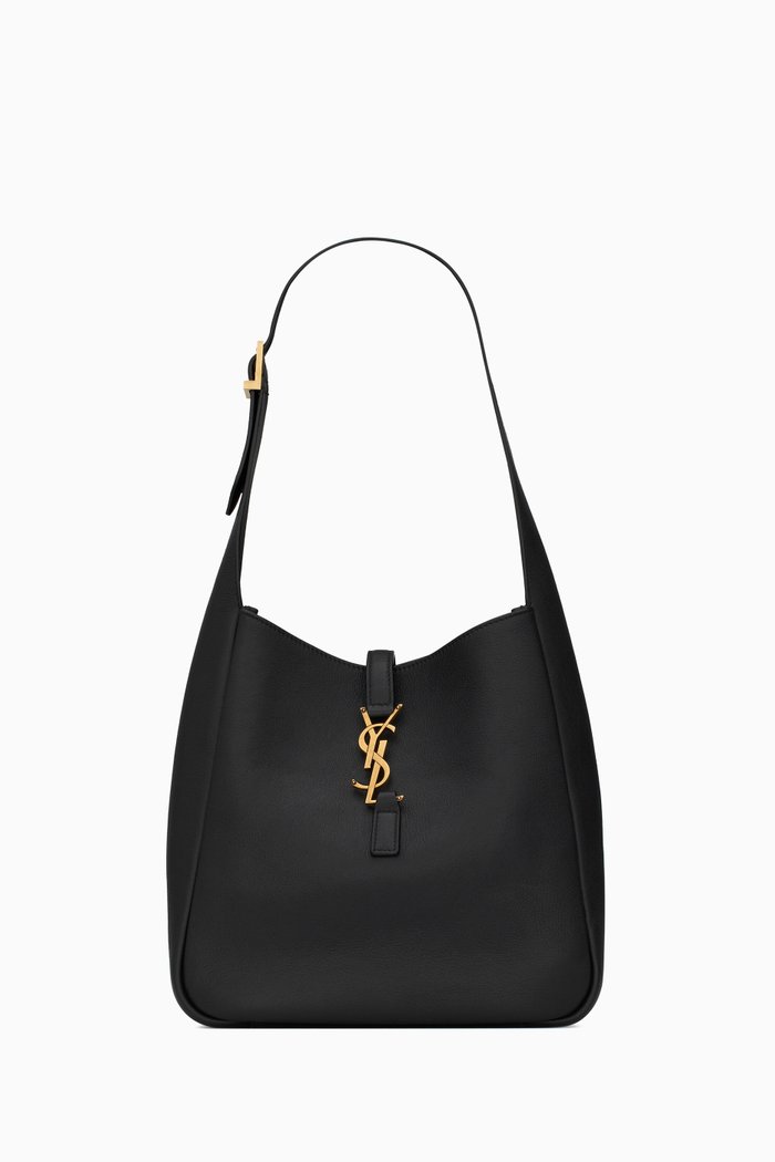 

Le 5 À 7 Small Hobo Bag in Smooth Leather, Black