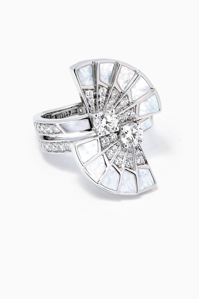 

Fanfare Symphony Diamond & Mother of Pearl Ring in 18kt White Gold