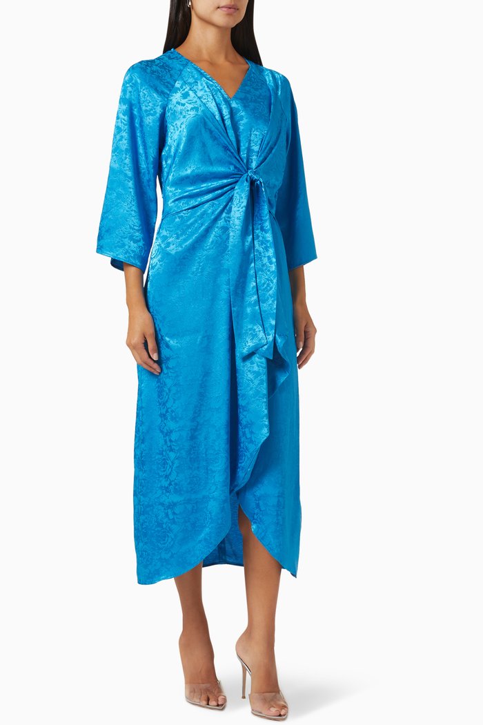 

Yasretrieve Midi Dress in Satin, Blue