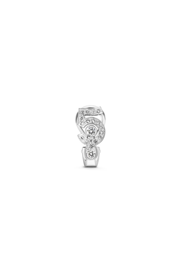 

18K white gold, diamonds