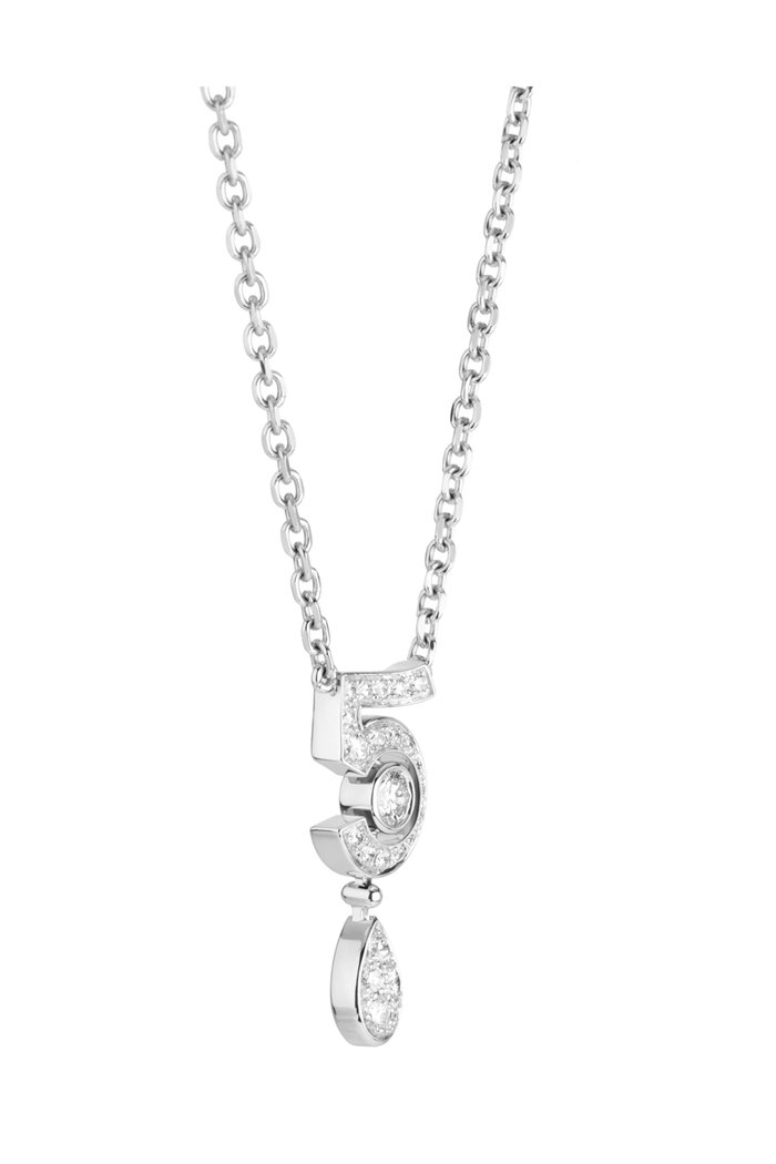 

18K white gold, diamonds