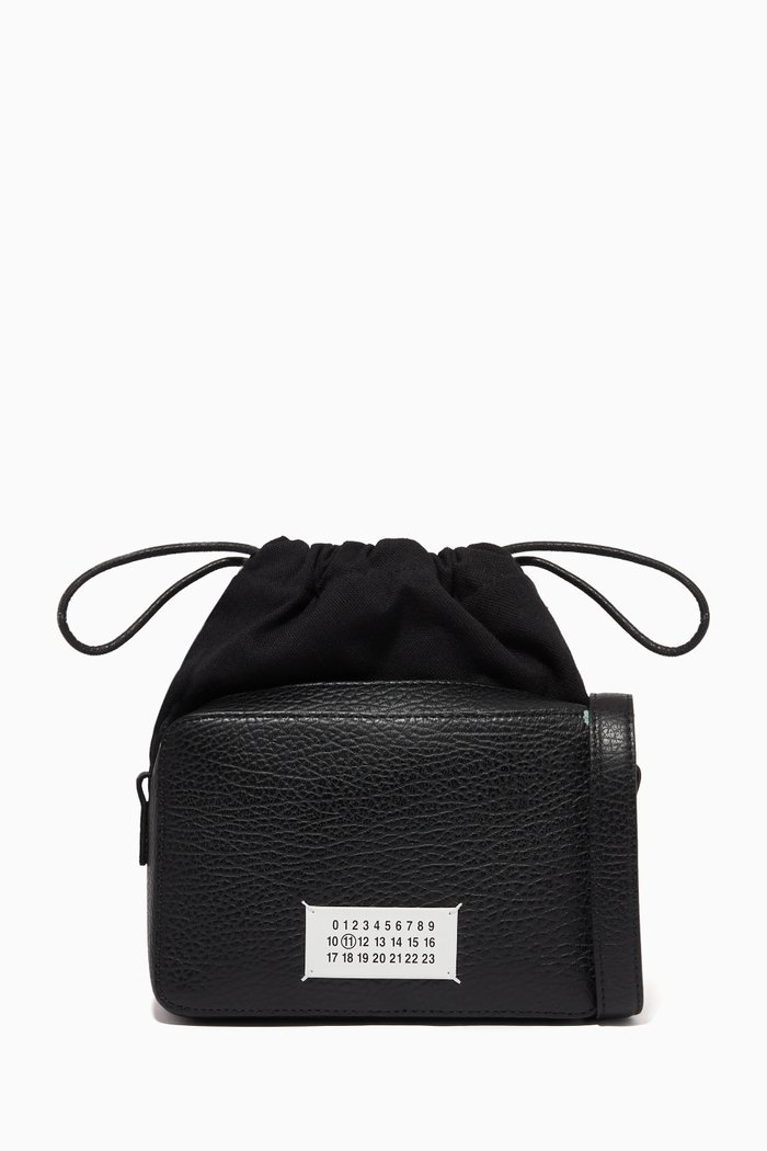 

Medium 5AC Camera Shoulder Bag in Leather, Black