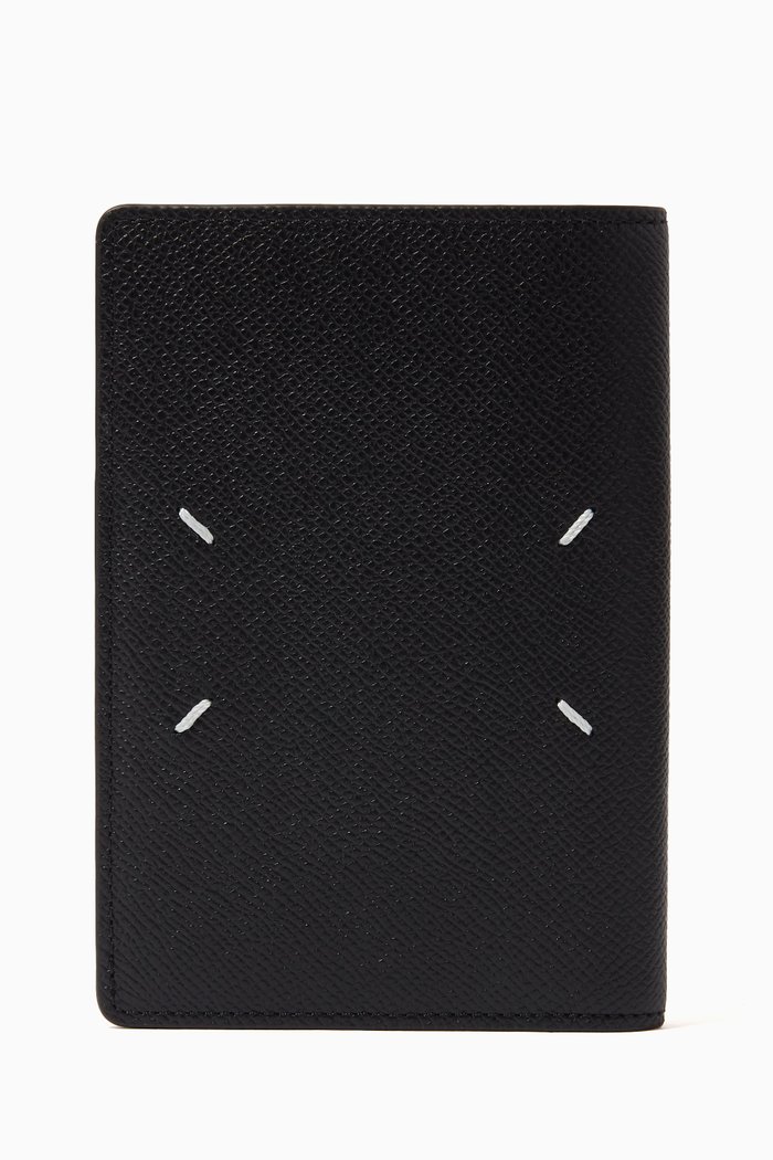 

Signature Four-Stitch Passport Holder in Grained Leather, Black