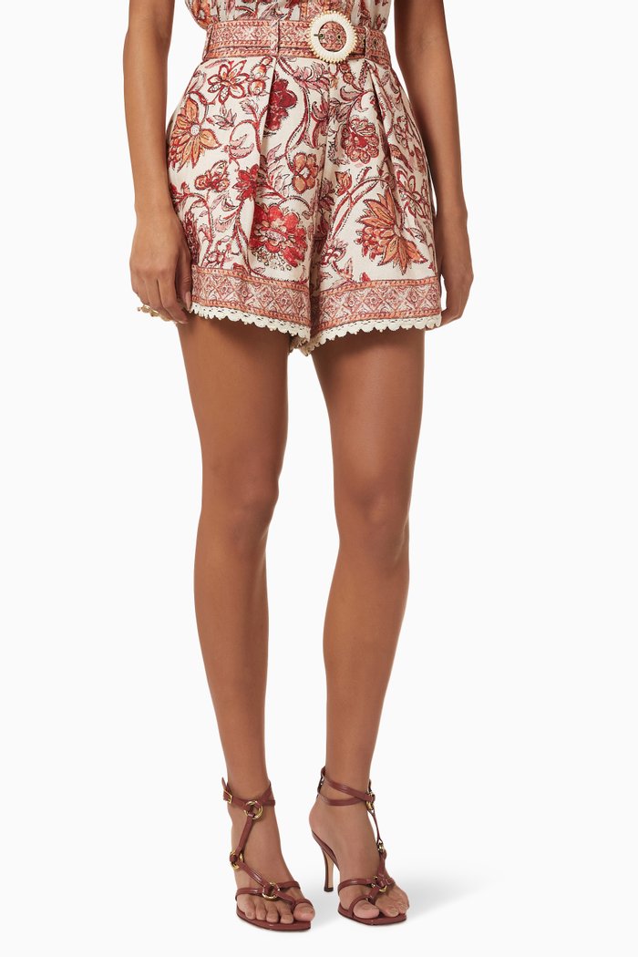 

Vitali Trimmed Tuck Shorts in Linen, Multicolour