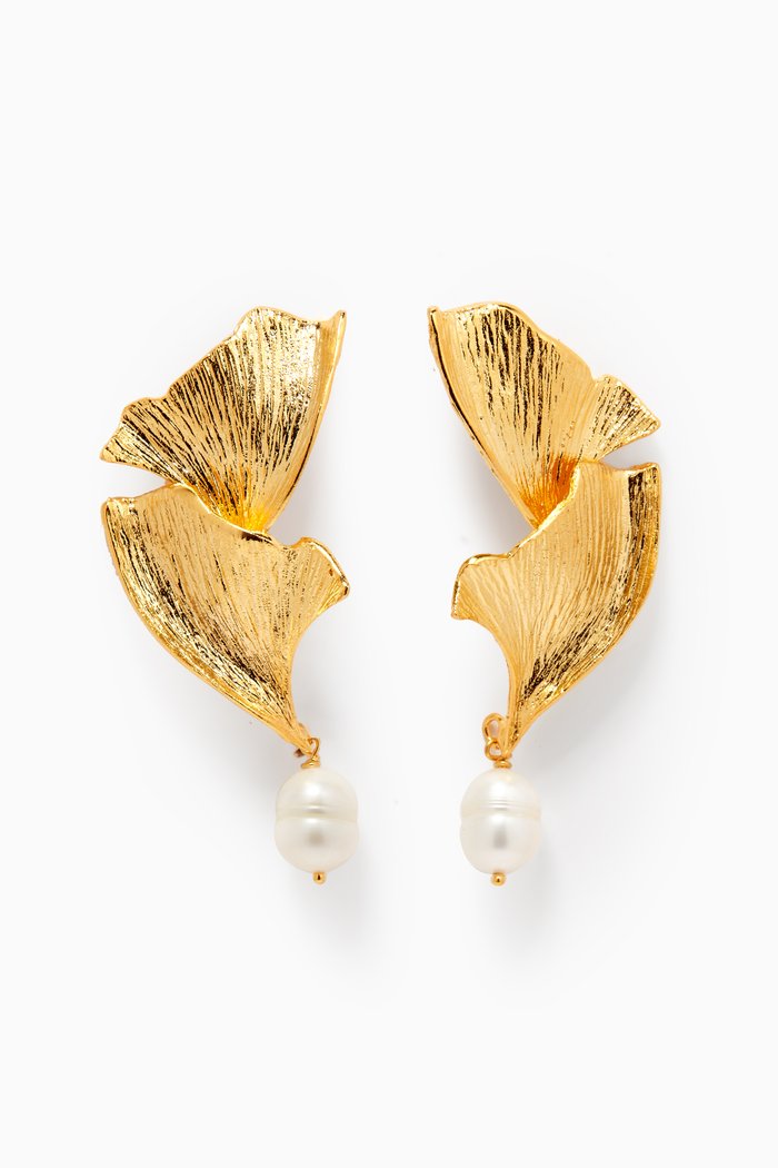 

Botanica Pearl Drop Earrings in 24kt Gold-plated Brass