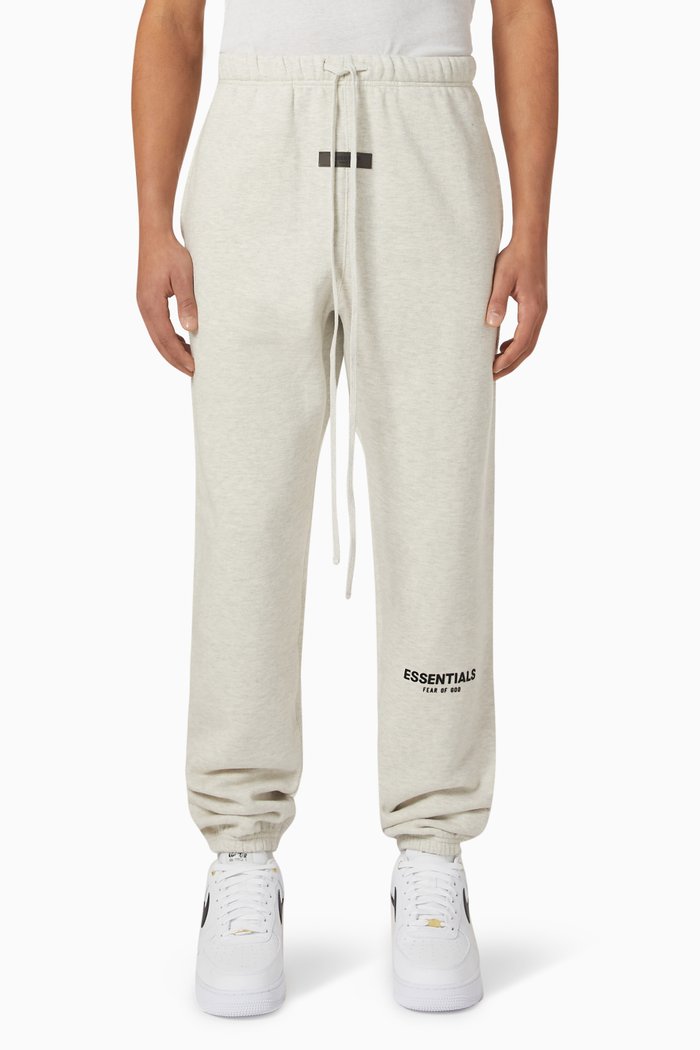 

Essentials Logo Sweatpants in Fleece, Grey