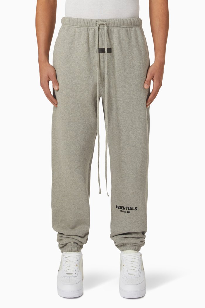 

Essentials Logo Sweatpants in Fleece, Grey