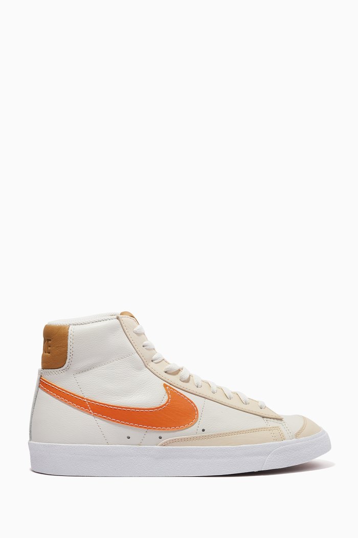 

Blazer Mid-top '77 Sneakers in Leather, Orange