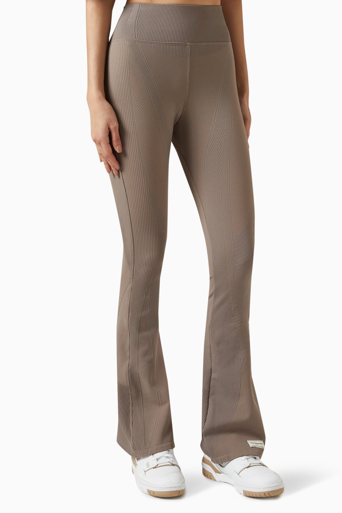 Flared Tonal 24" Leggings in SMLS100©, Brown