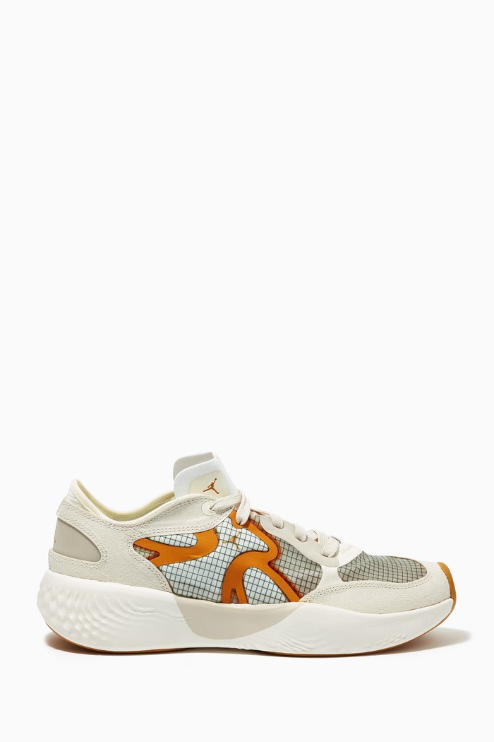 

Jordan Delta 3 Low Top Sneakers in Suede & Ripstop, Orange