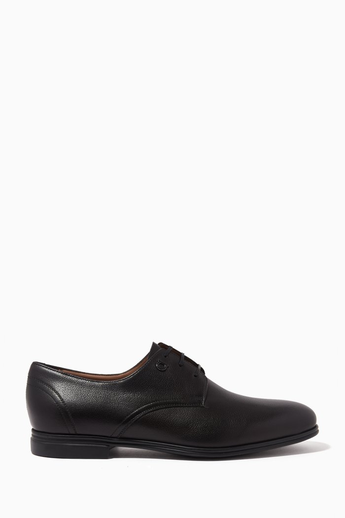 

Derby Shoes in Calfskin Leather, Black