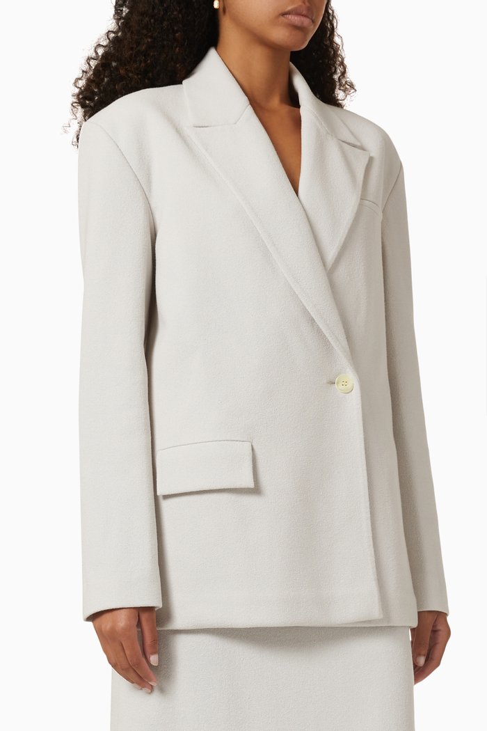 Terry Blazer, Grey