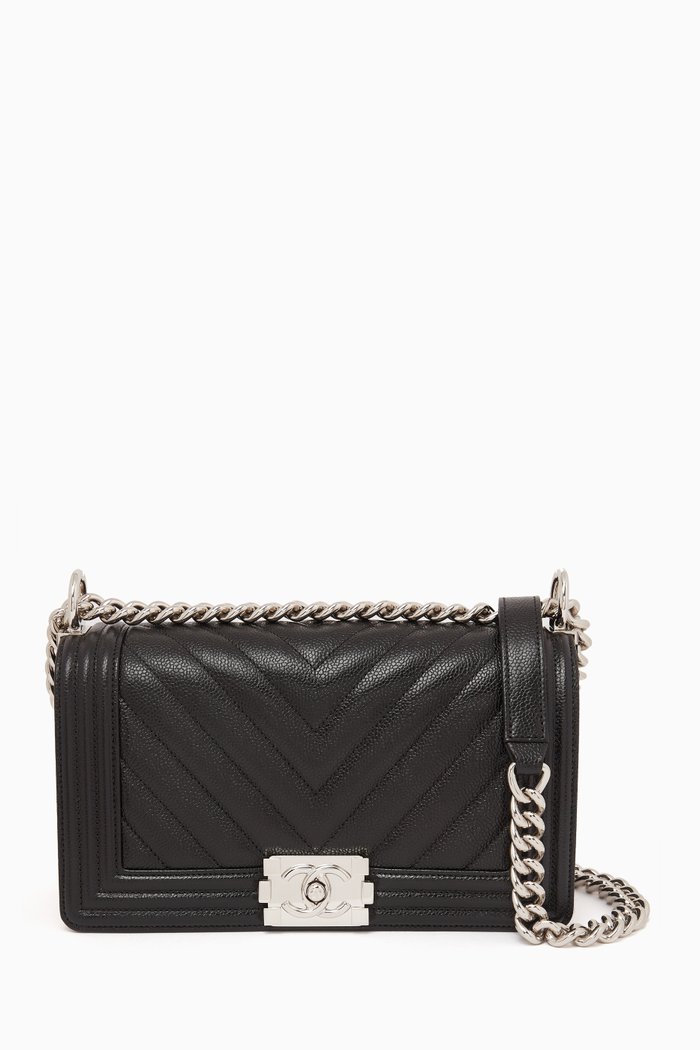Medium Boy Shoulder Bag in Grained-leather, Black