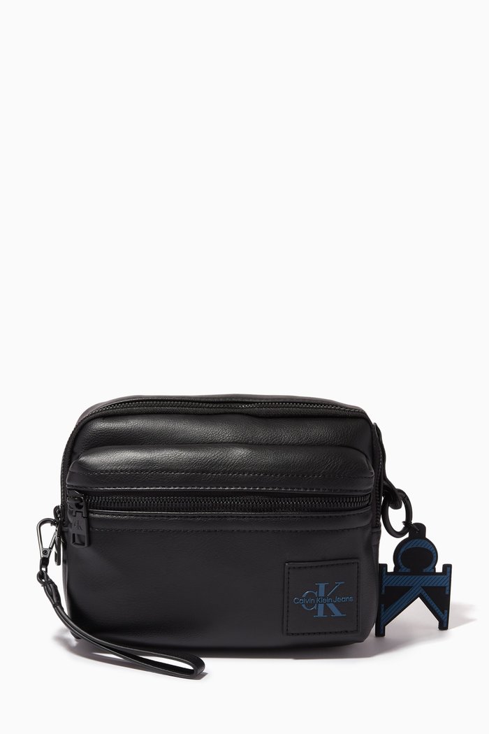 

Tagged Logo Pouch in Faux Leather, Black
