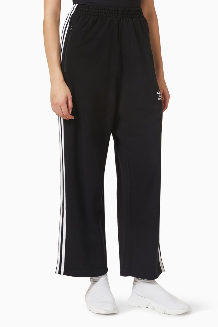 

x Adidas Baggy Sweatpants in Fleece, Black
