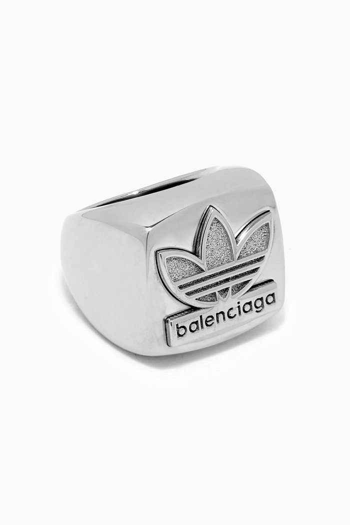 

x Adidas Trefoil Signet Ring in Recycled Sterling Silver