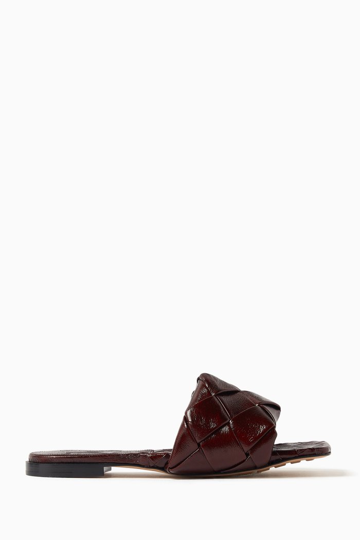 

Lido Slides in Intrecciato Laminated Leather, Burgundy