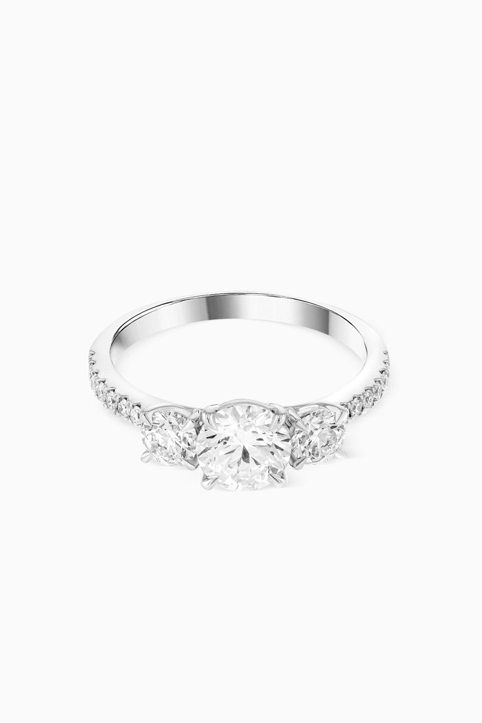 

Gaia Three Diamond Ring in 18kt White Gold