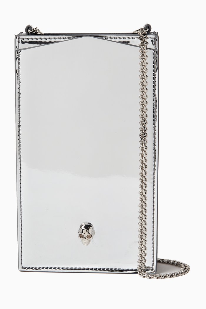 

Skull Phone Case on Chain Bag in Metallic Leather, Silver
