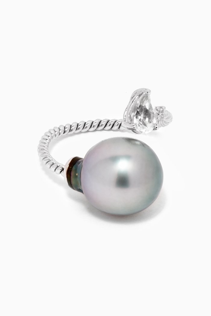 

Akila Pearl & Diamond Twisted Ring in 18kt White Gold, Silver
