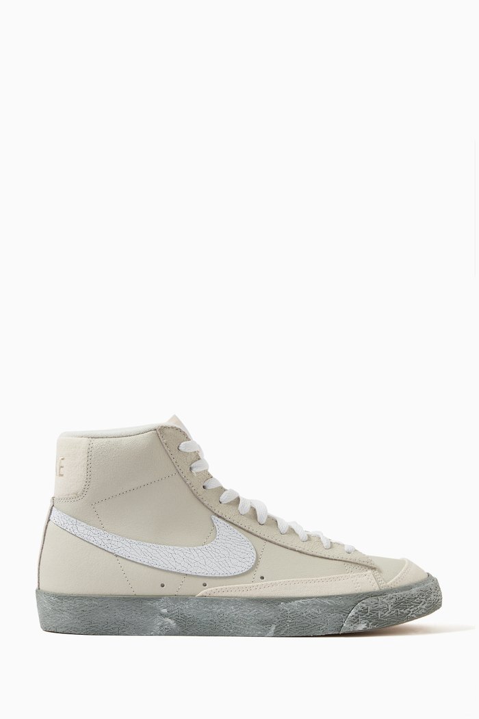 

Blazer Mid '77 Sneakers in Cracked Leather, White