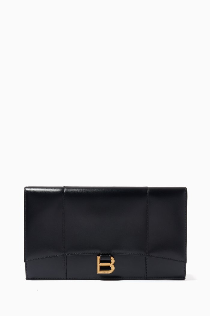 

Hourglass Flat Pouch in Leather, Black