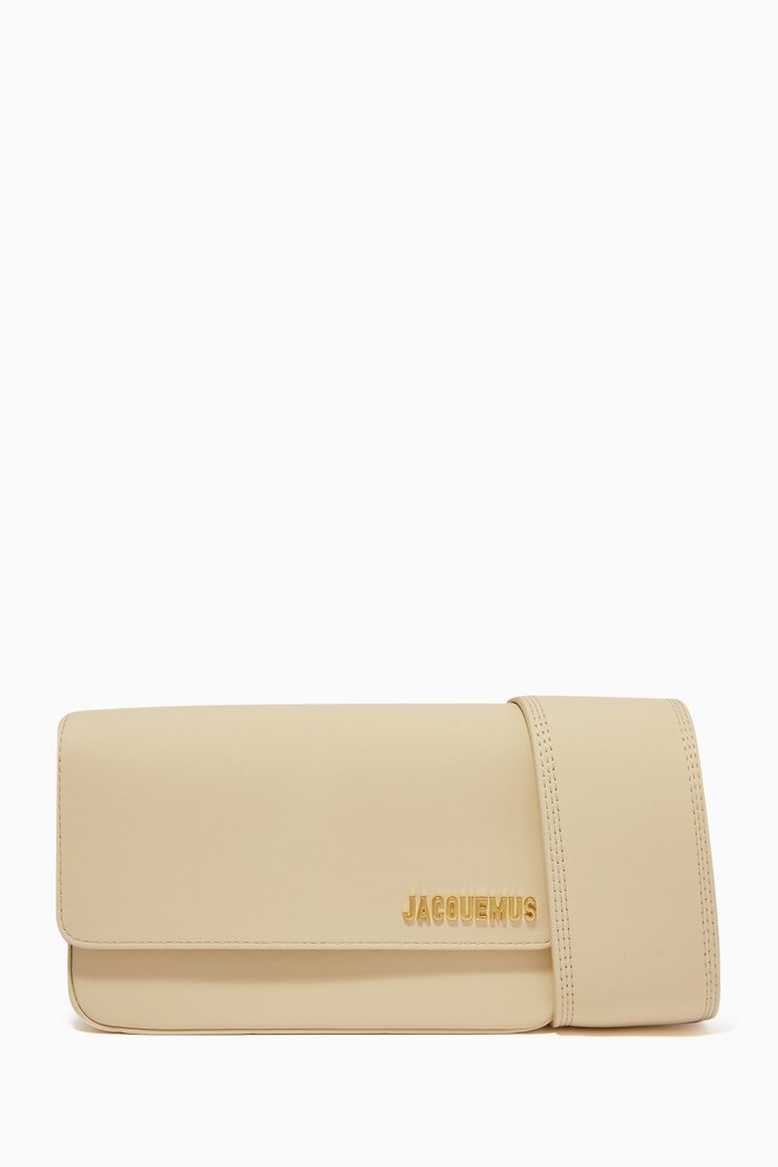 

Le Carinu Shoulder Bag in Smooth Leather, Neutral