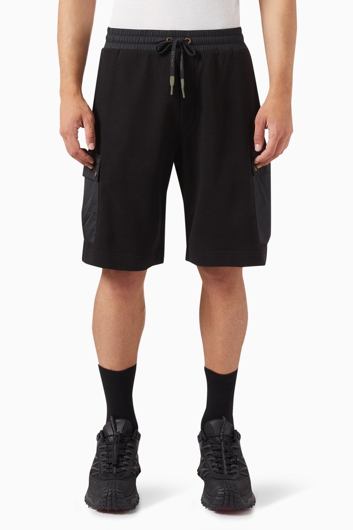 

Cargo-Pocket Sweatshorts in Fleece, Black