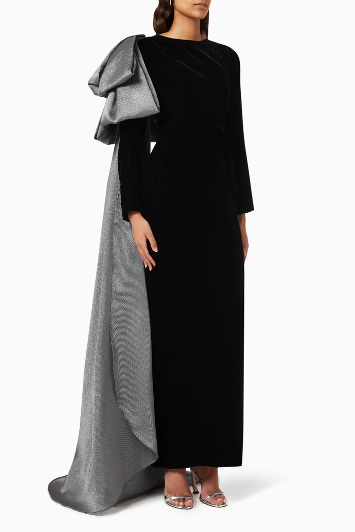 

Bow-train Gown in Velvet, Black