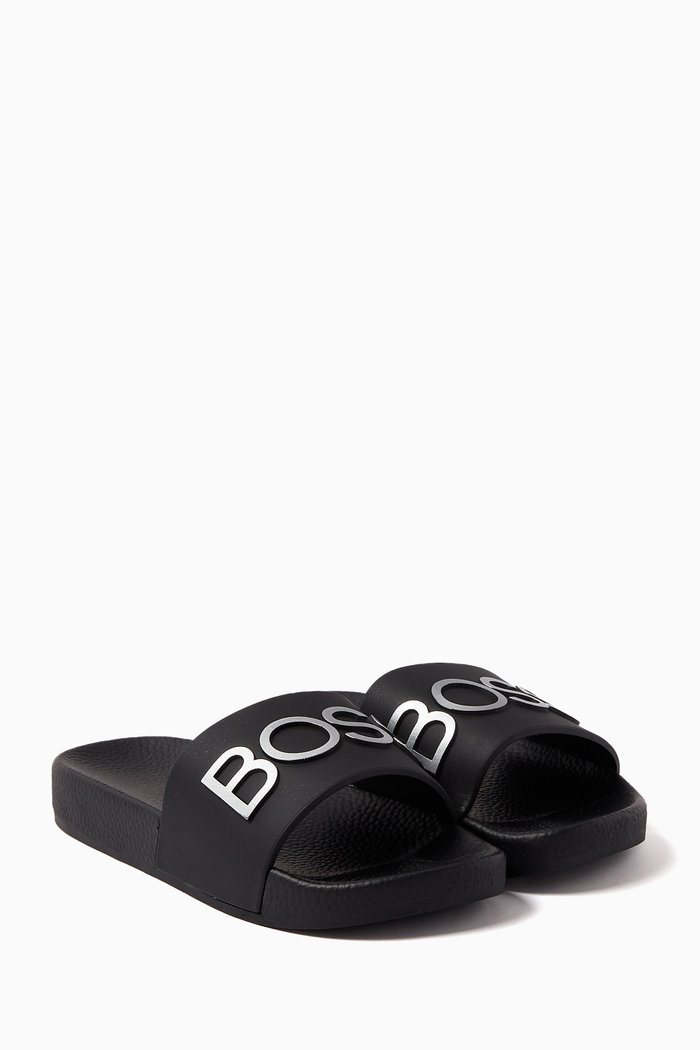 

Logo Slides in Rubber, Black