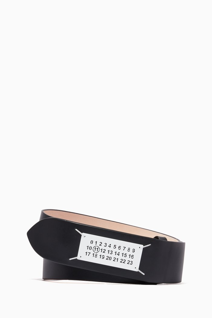 

Logo Plaque Belt in Leather, Black