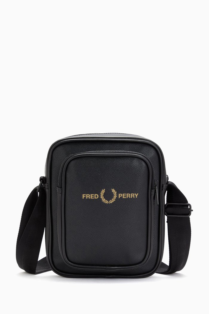 

Scotch Grain Side Bag in Pu, Black