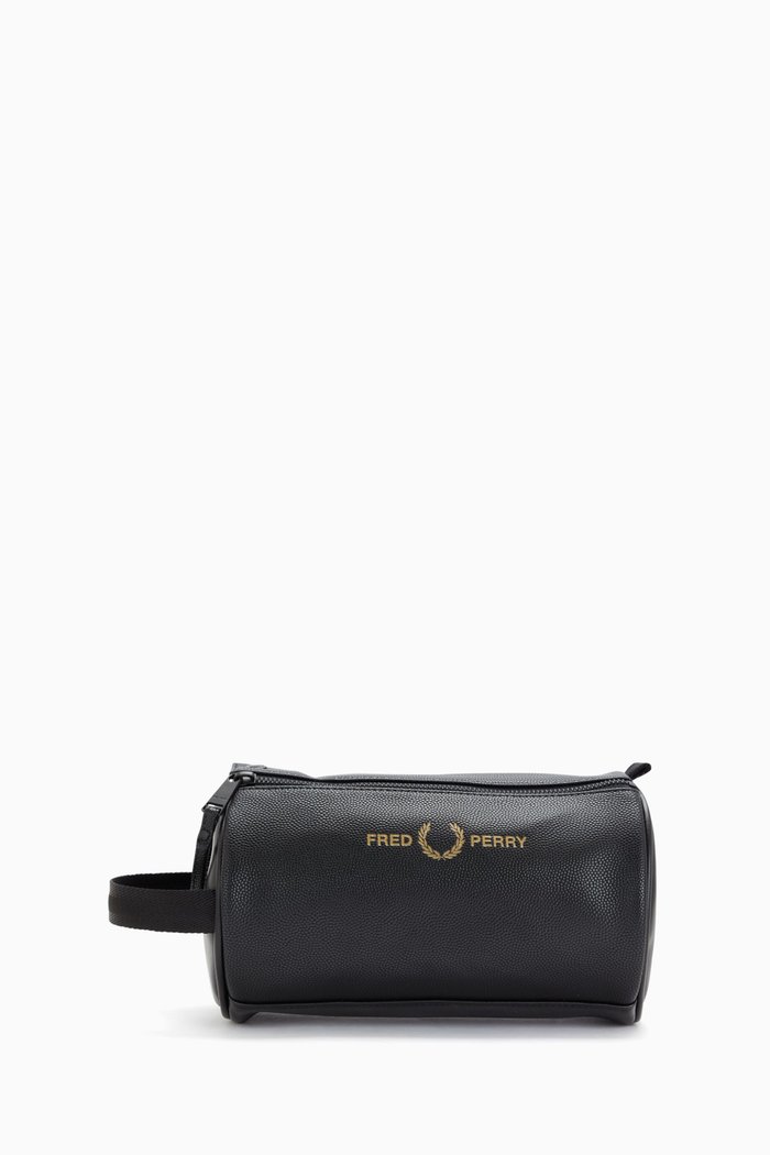 

Scotch Grain Textured Washbag in Pu, Black
