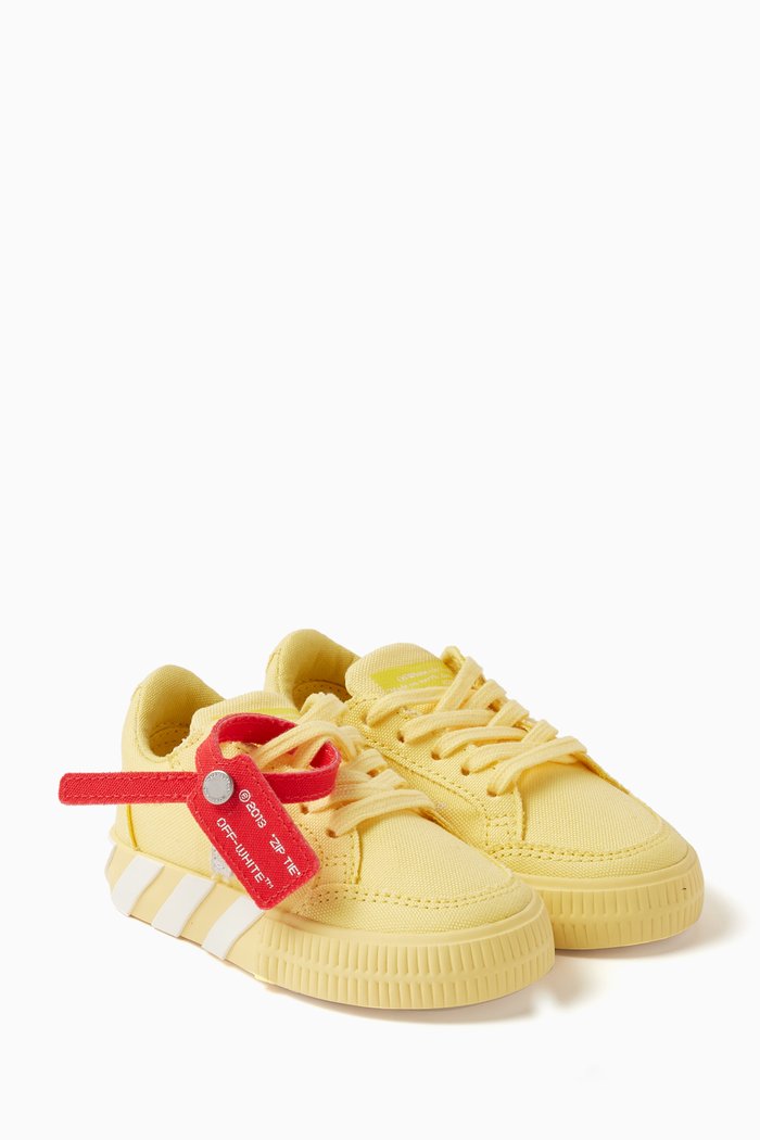 

Low-Top Sneakers in Vulcanized Canvas, Yellow