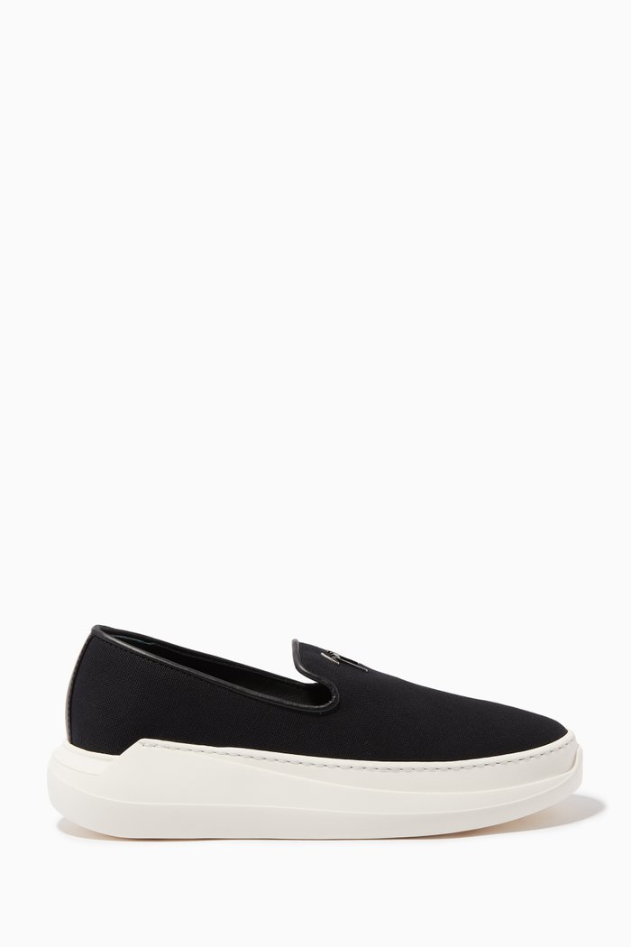

Conley Loafers in Leather, Black