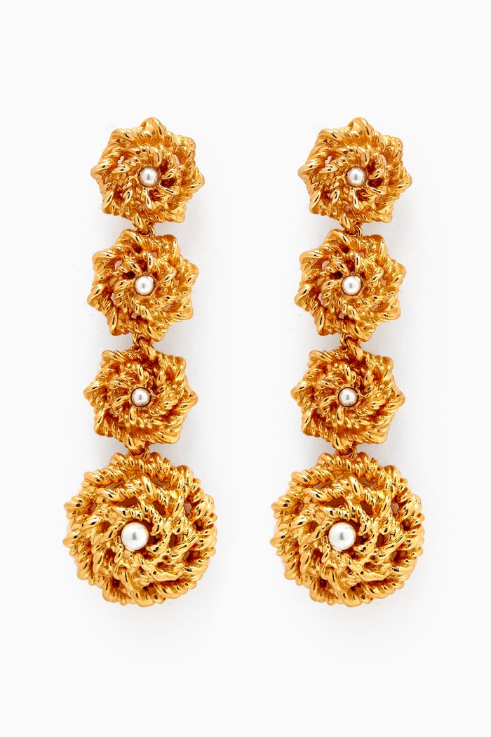 

Dangling Mini Pearl Earrings in Gold-plated Brass