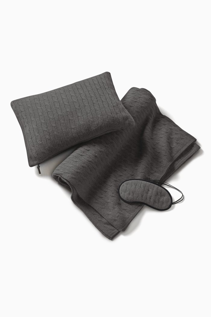 

Travel Set in Cable Cashmere, Grey