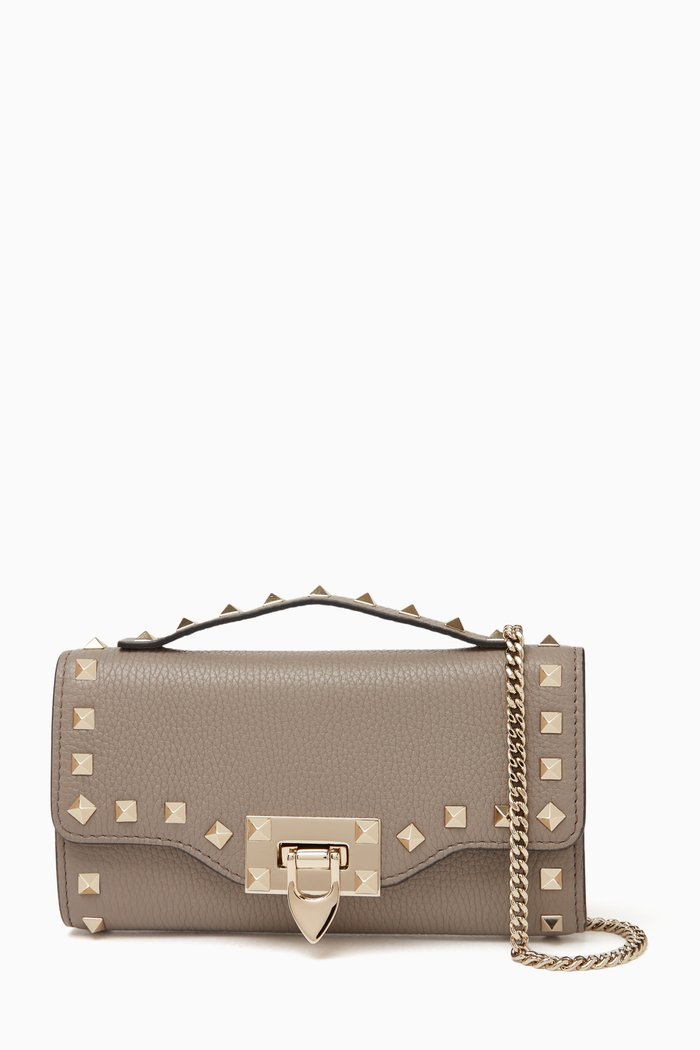 

Valentino Garavani Rockstud Wallet on Chain in Leather, Grey