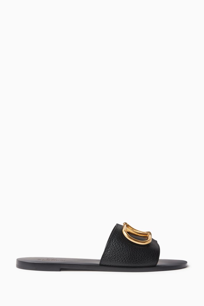 Valentino Garavani VLOGO Signature Flats in Grained Leather, Black