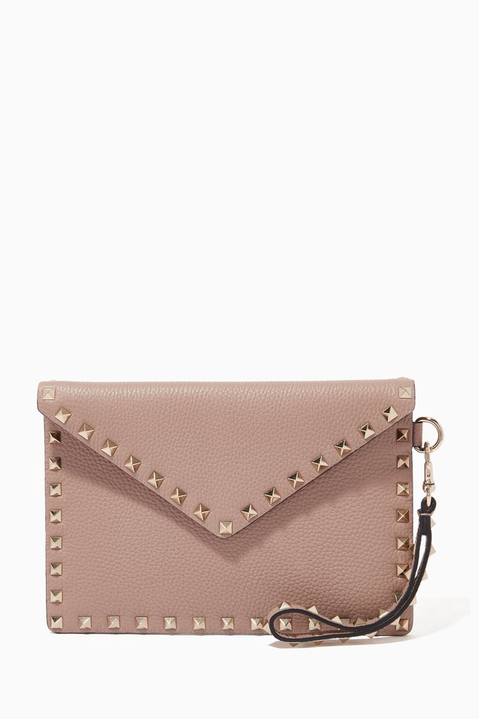 

Valentino Garavani Large Rockstud Envelope Pouch in Leather, Neutral