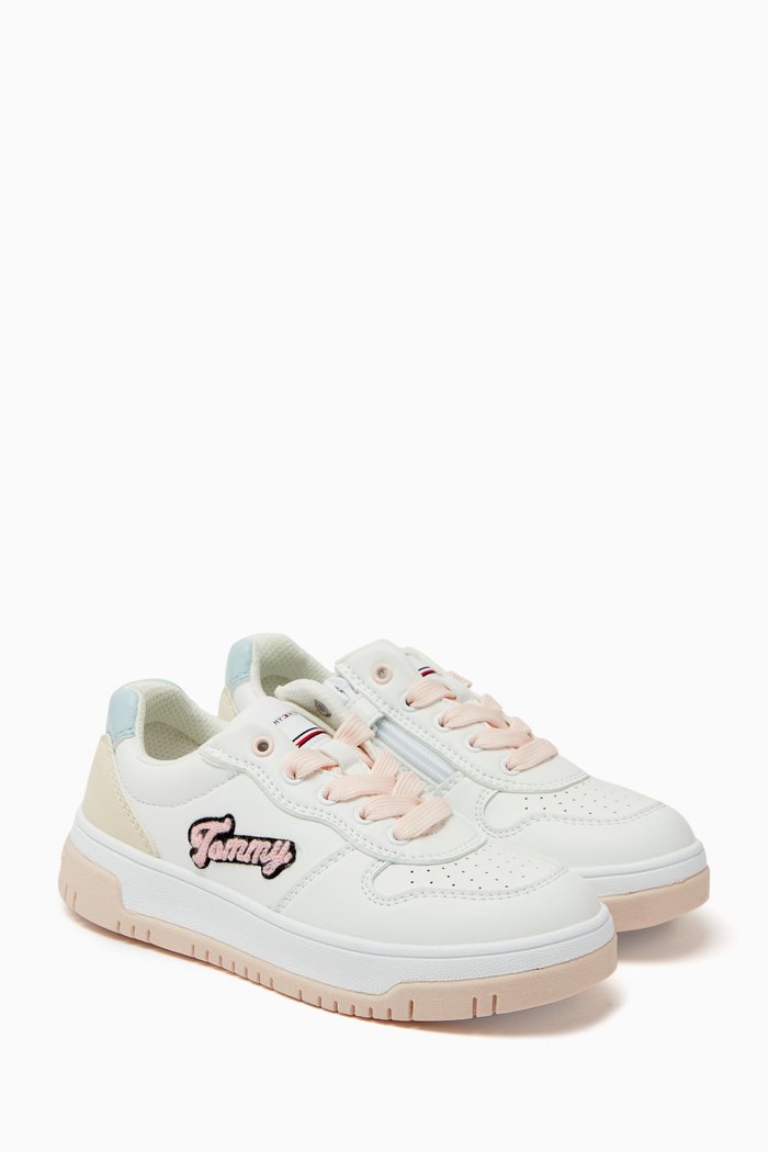 

Low Cut Lace-up Sneakers in Faux-leather, Pink