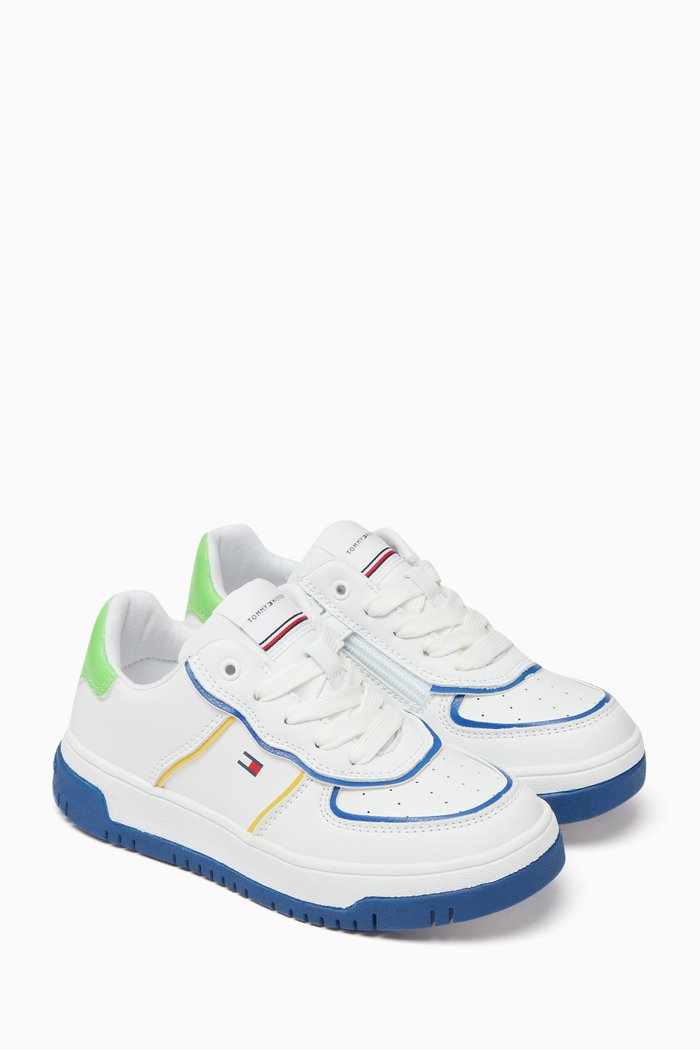 

Low Cut Lace-up Sneakers in Faux Leather, White