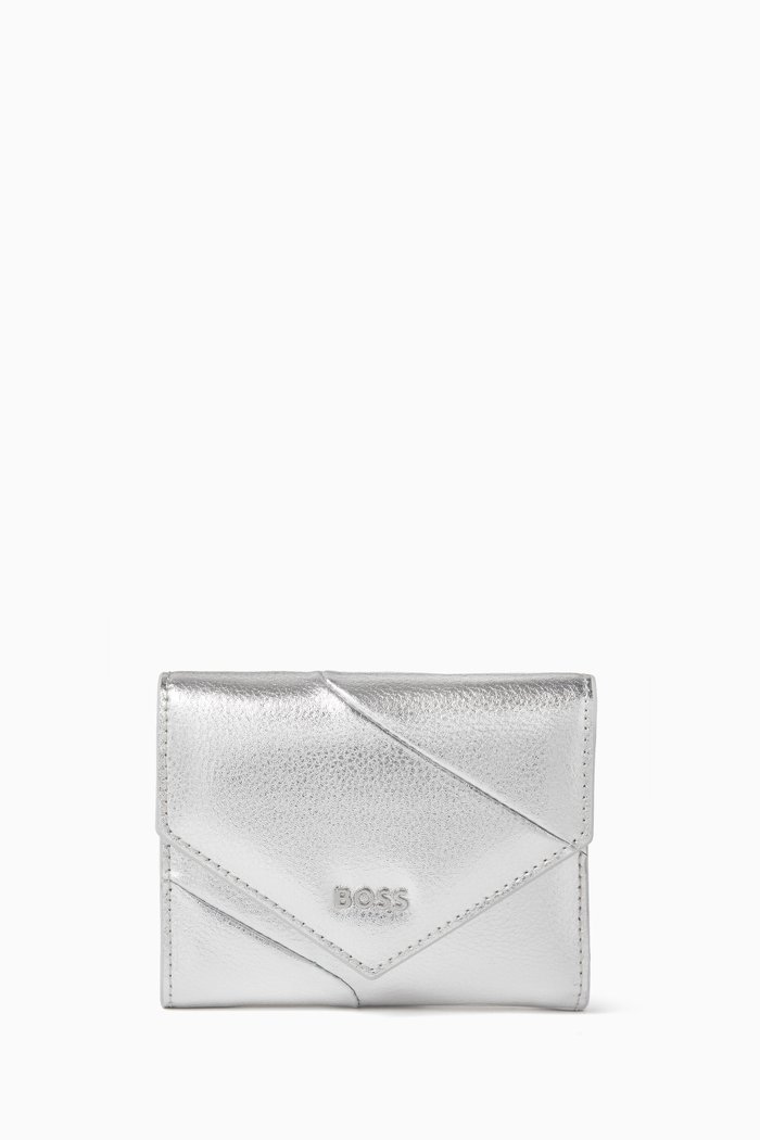 

Ayla Wallet in Laminated Leather, Silver