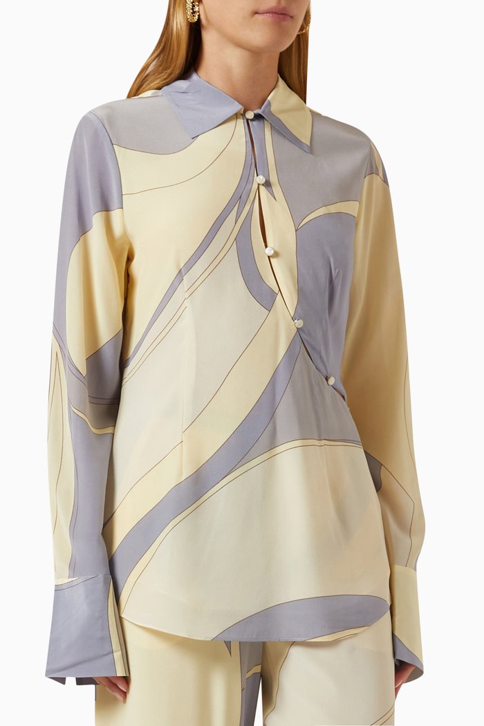 

Adrianna Buttoned Shirt in Silk, Grey