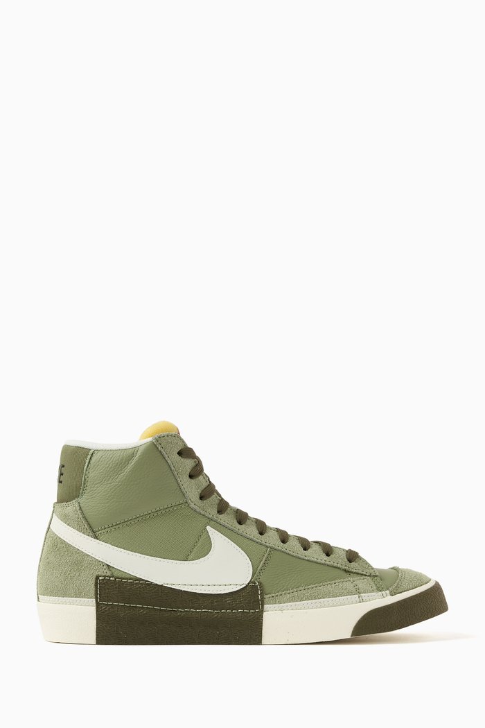 

Blazer Mid '77 Pro Club Sneakers in Leather, Green