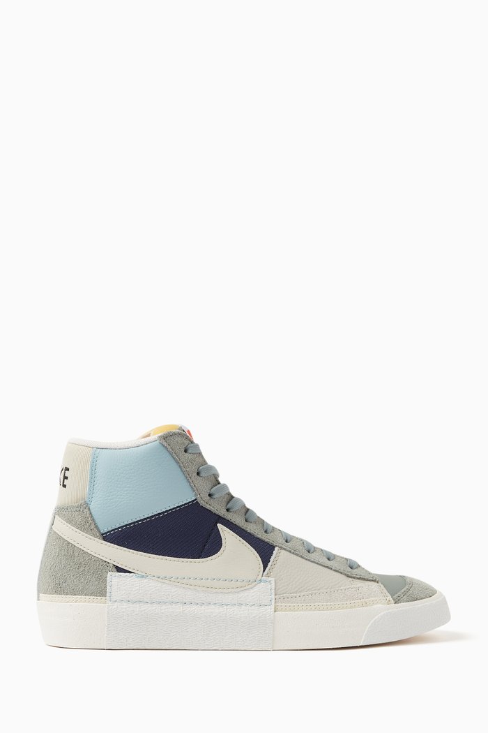 

Blazer Mid '77 Pro Club Sneakers in Leather, Multicolour