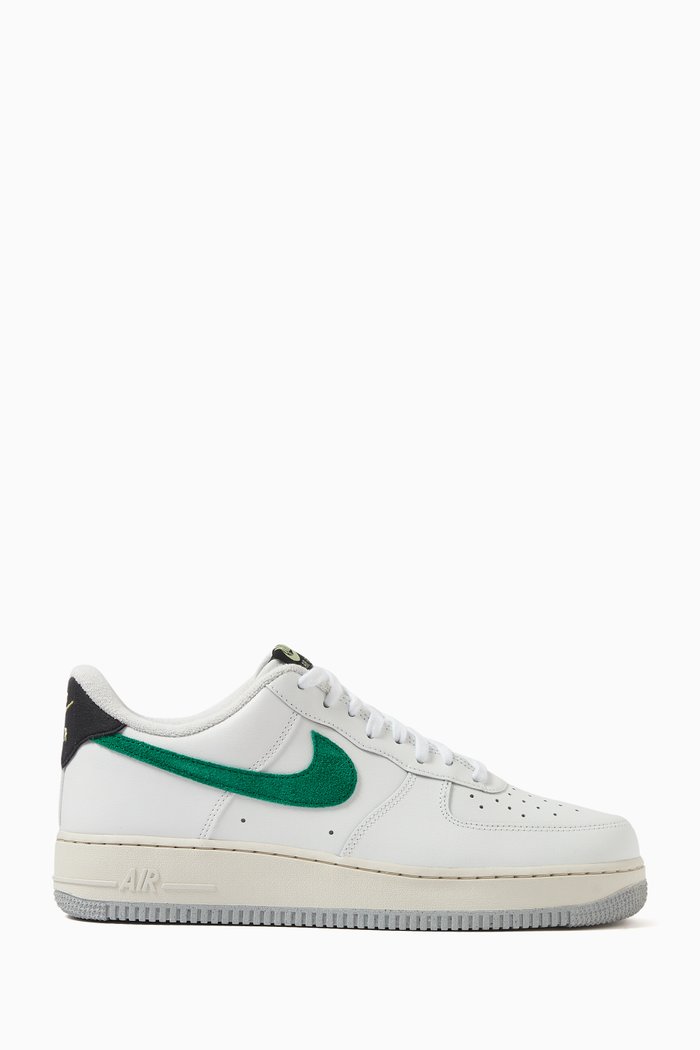 

Air Force 1 '07 Sneakers in Leather, White