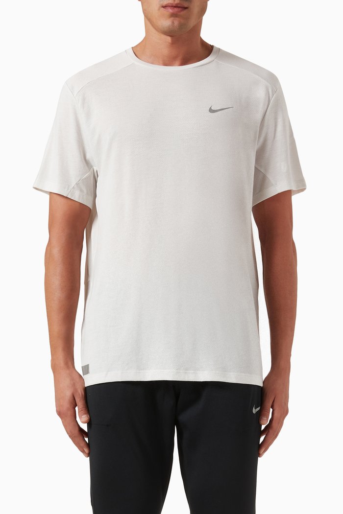 

Dri-Fit Run Division Rise 365 T-Shirt in Nylon, Neutral