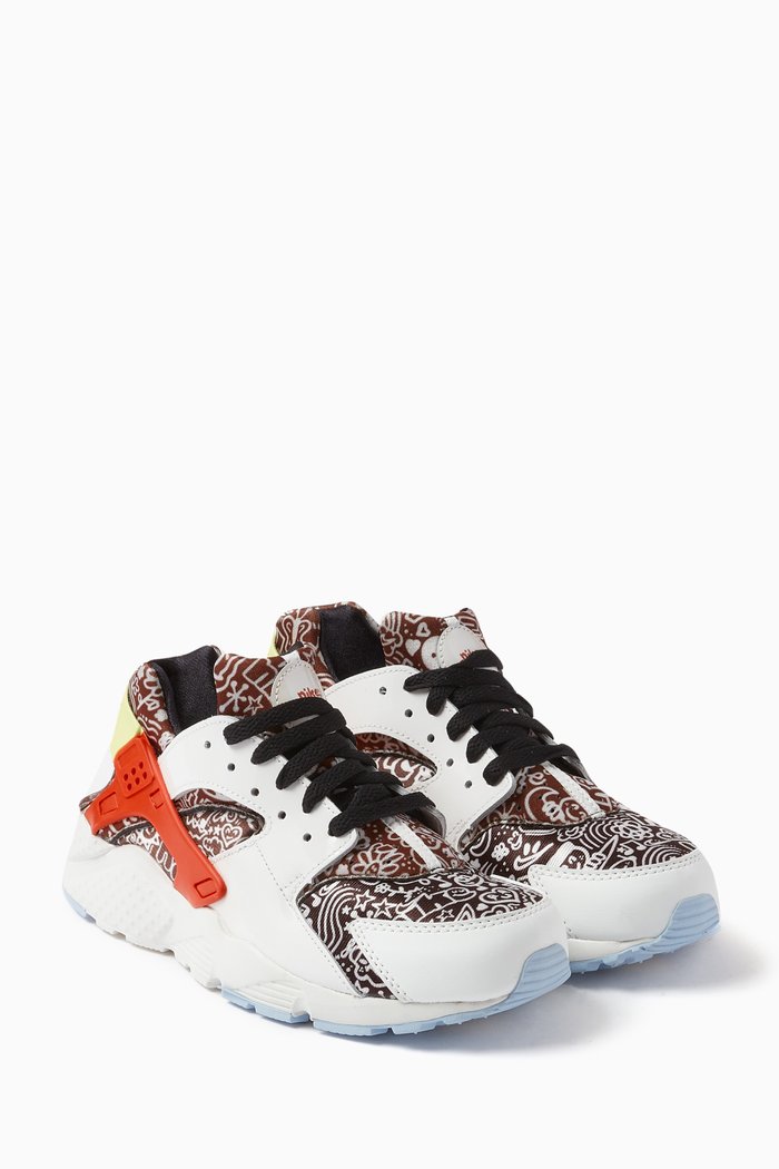 

Huarache Run Sneakers in Leather, White